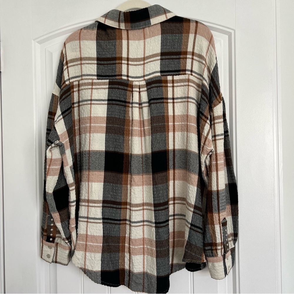 BKE Women’s Brown/Black and Cream Plaid Lightweight Waffle Knit Button Up Shirt - Picture 6 of 9